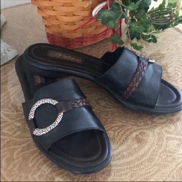 Brighton slip on soft leather sandals SZ 7.5 - Picture 3 of 8